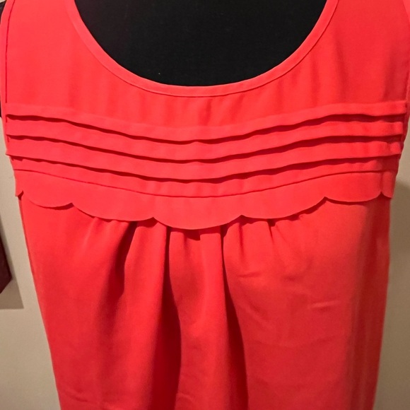Elle Dark Coral Red Sleeveless Blouse Keyhole Button Closure, size Large - Picture 2 of 6